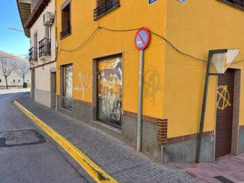 Acto vandálico contra la oficina electoral del PP en La Solana