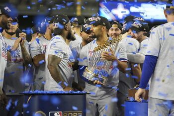 Los Texas Rangers conquistan sus primeras Series Mundiales