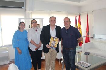 El alcalde de Ciudad Real recibe a la Hermandad de Las Palmas