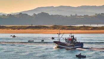 Dos muertos en el naufragio de un pesquero en Santander