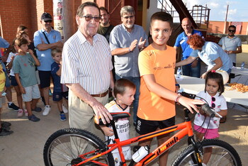 Más de 500 personas recorren Miguelturra en el Día de la Bici