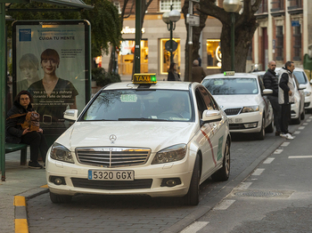 El taxi planteará subir tarifas por el alza del combustible