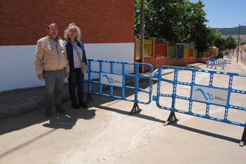 Adolfo Muñiz visita las obras de la red de agua en El Villar