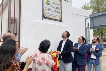 Inaugurada en Tomelloso la calle Ángel Luis Cabañas