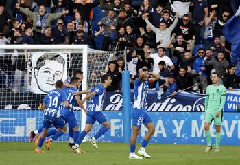 El Alavés aprovecha la resaca europea del Atlético