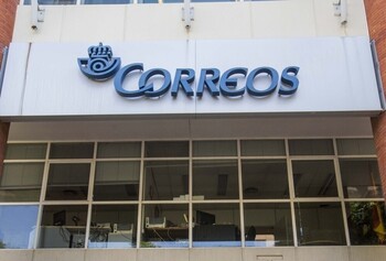 Correos celebra el día de libro con ventas en sus oficinas