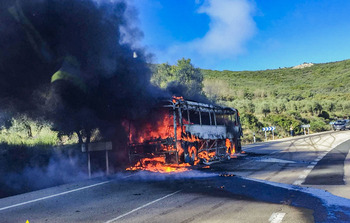 Arde un autobús sin pasajeros en Brazatortas
