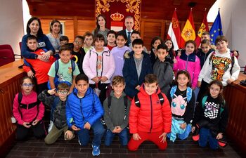 Alumnos del 'Calderón de la Barca' conocen el Ayuntamiento