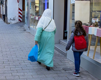 La población musulmana crece a menor ritmo que en España