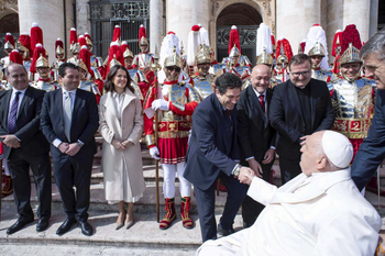Valverde traslada al papa la riqueza de la Semana Santa