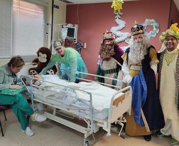 Melchor, Gaspar y Baltasar visitan el Hospital Santa Bárbara