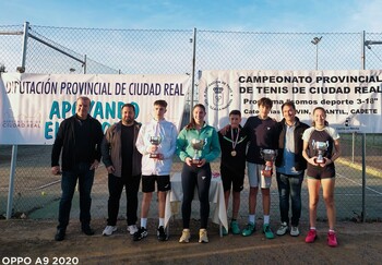 Carla González y Pablo Toledo logran el título cadete de tenis