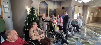 Ruiz felicita la Navidad a los 90 residentes en Albertia