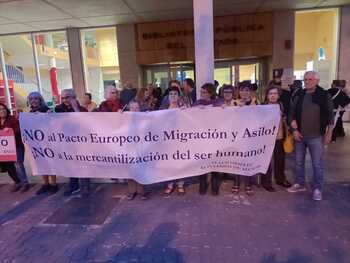 60 personas dicen no al Pacto Europeo de Migración y Asilo